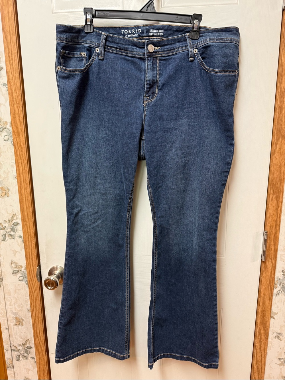 Torrid Mid-Rise Deep Indigo Boot Cut Jeans Size 16S